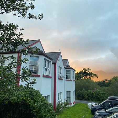 The Connemara Hostel - Sleepzone Линон Экстерьер фото