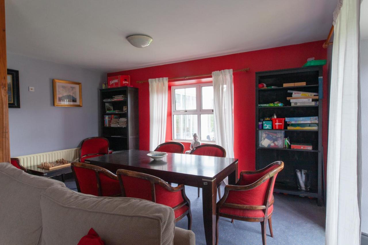 The Connemara Hostel - Sleepzone Линон Экстерьер фото