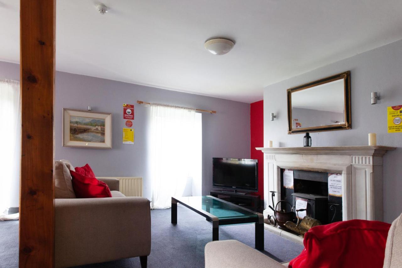 The Connemara Hostel - Sleepzone Линон Экстерьер фото