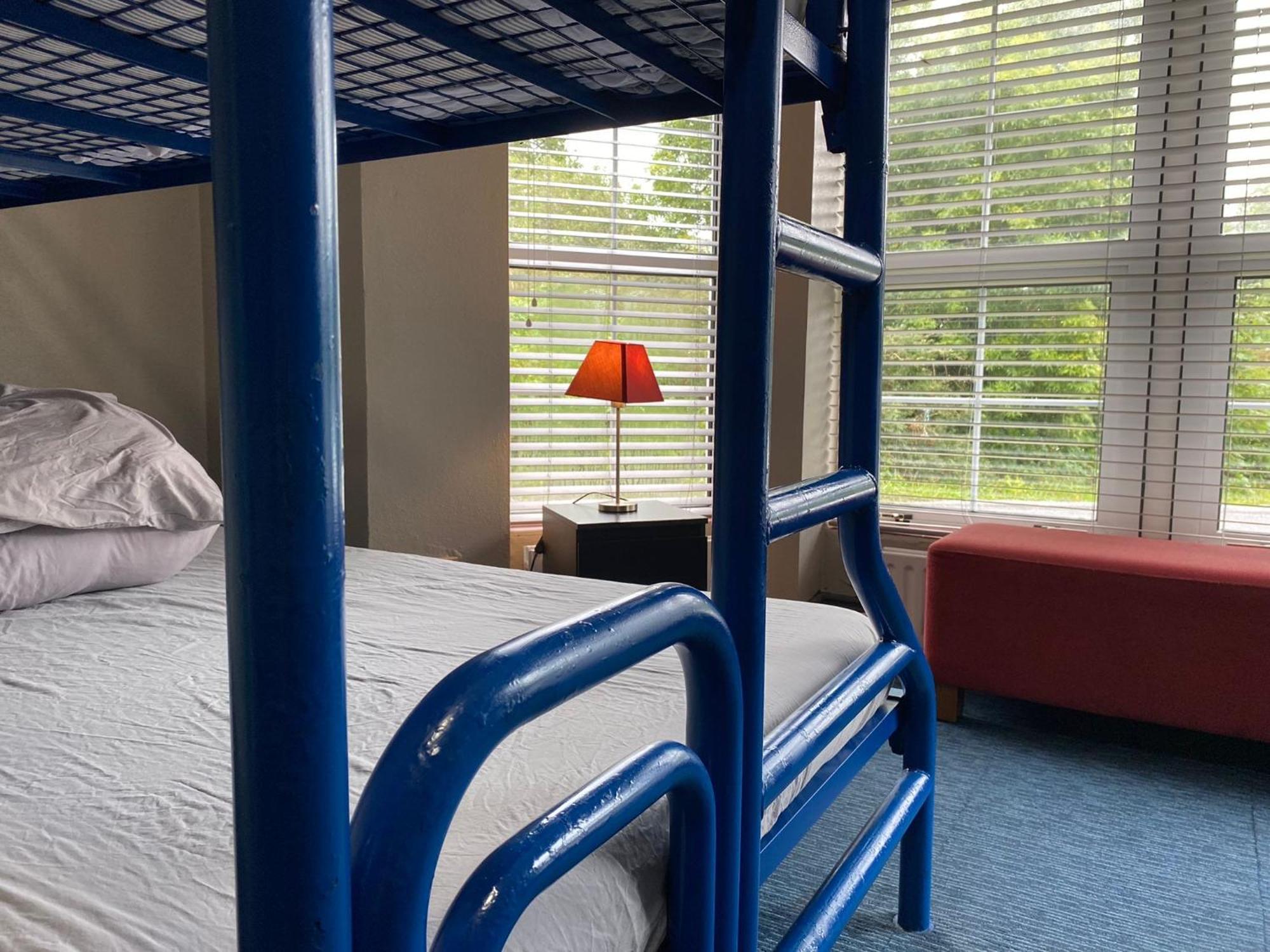 The Connemara Hostel - Sleepzone Линон Экстерьер фото