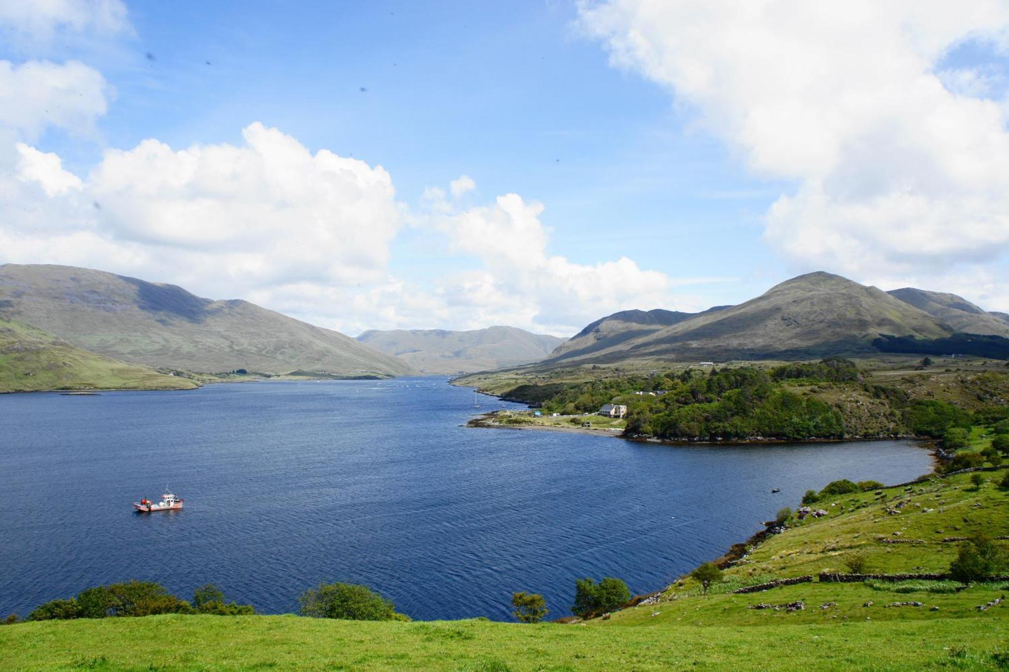 The Connemara Hostel - Sleepzone Линон Экстерьер фото