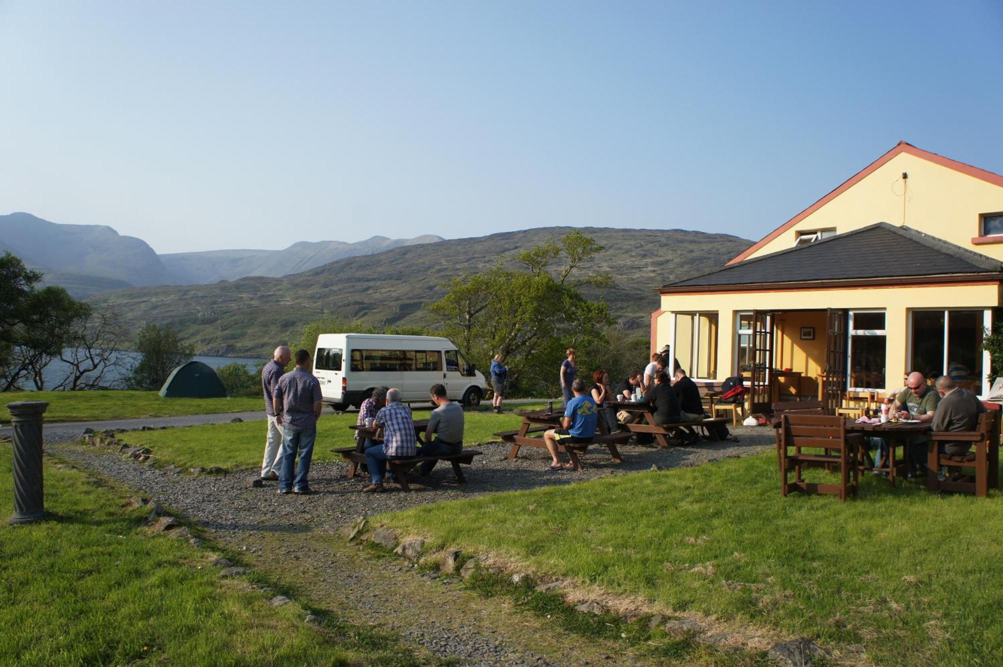 The Connemara Hostel - Sleepzone Линон Экстерьер фото