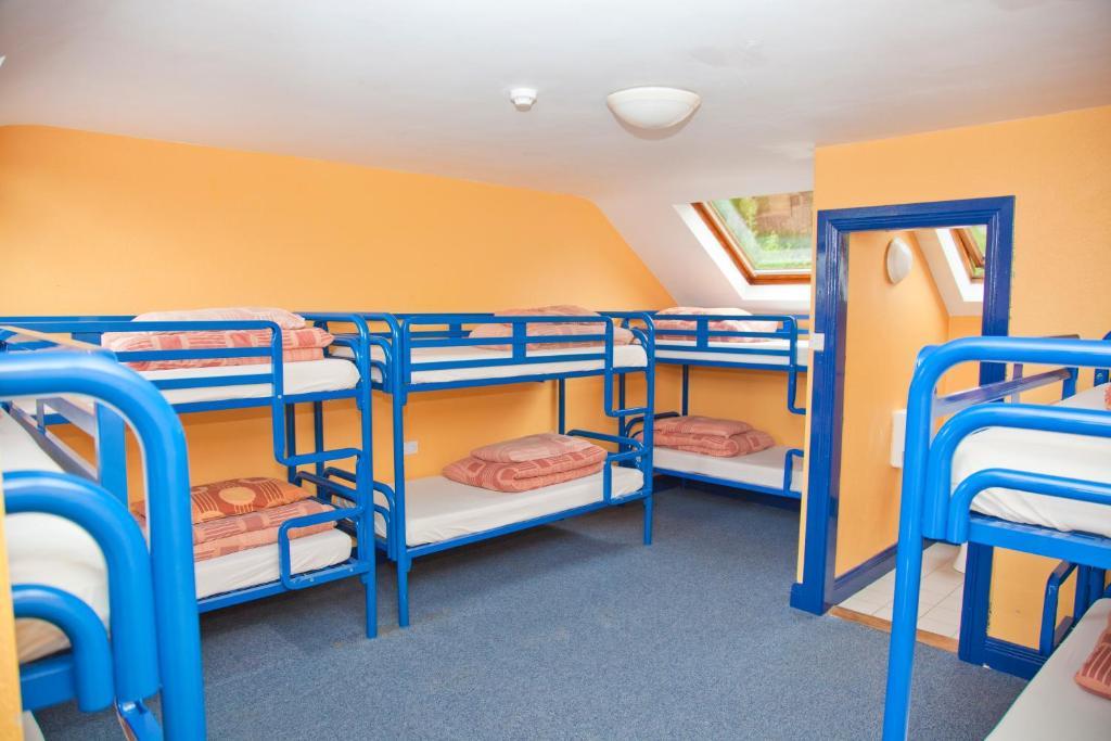 The Connemara Hostel - Sleepzone Линон Экстерьер фото