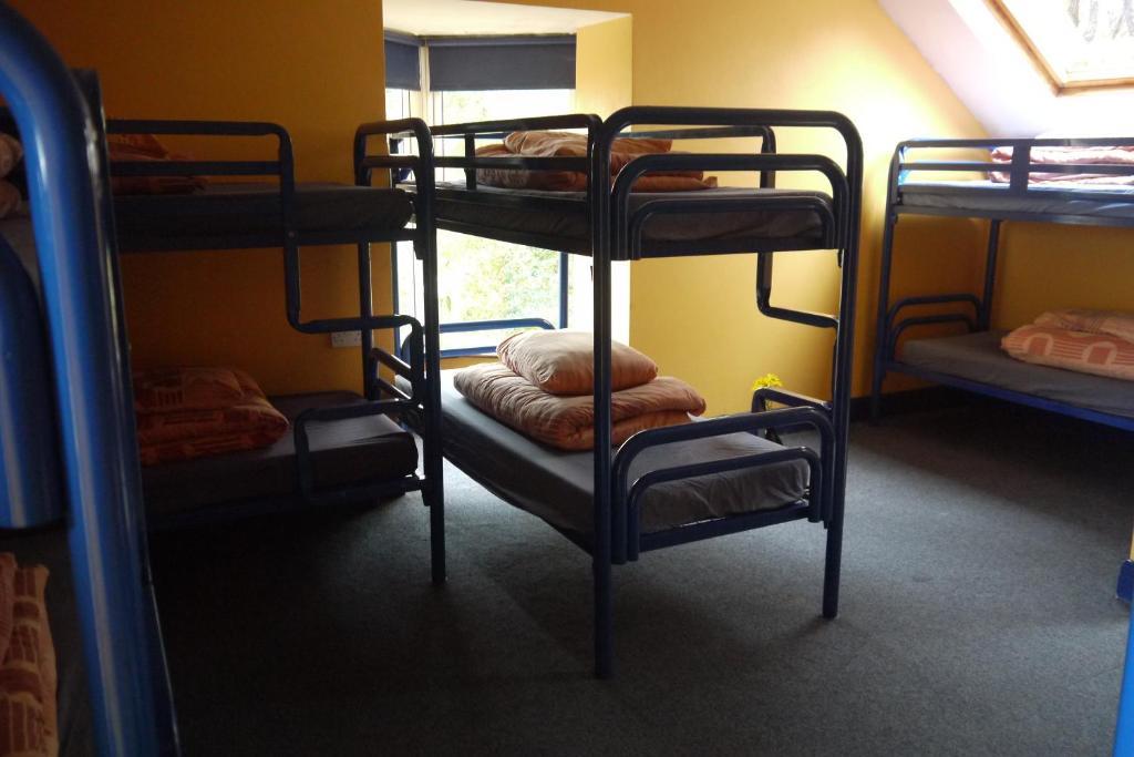The Connemara Hostel - Sleepzone Линон Номер фото