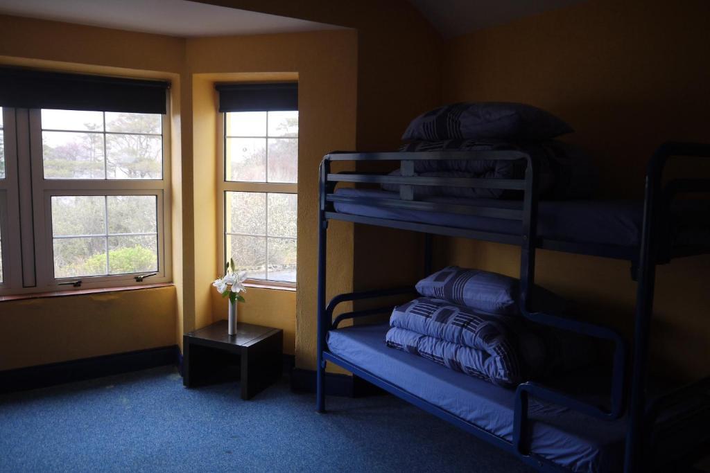 The Connemara Hostel - Sleepzone Линон Номер фото
