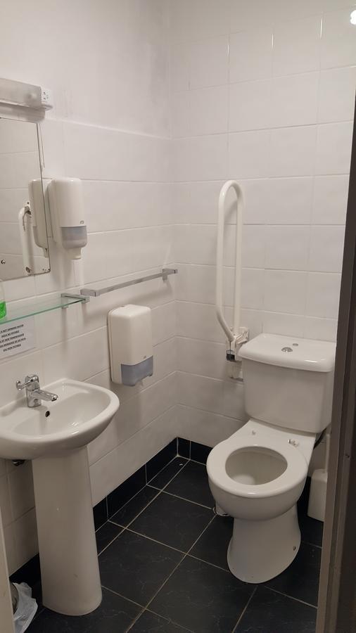 The Connemara Hostel - Sleepzone Линон Экстерьер фото