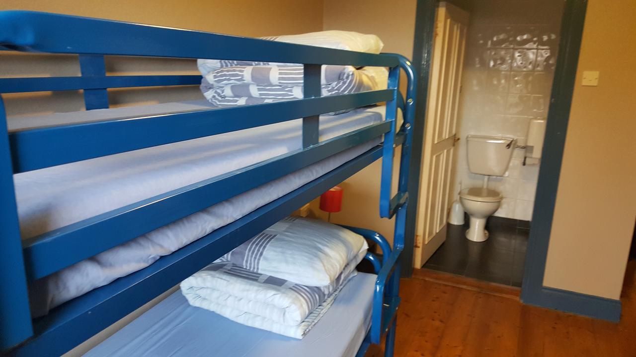 The Connemara Hostel - Sleepzone Линон Экстерьер фото