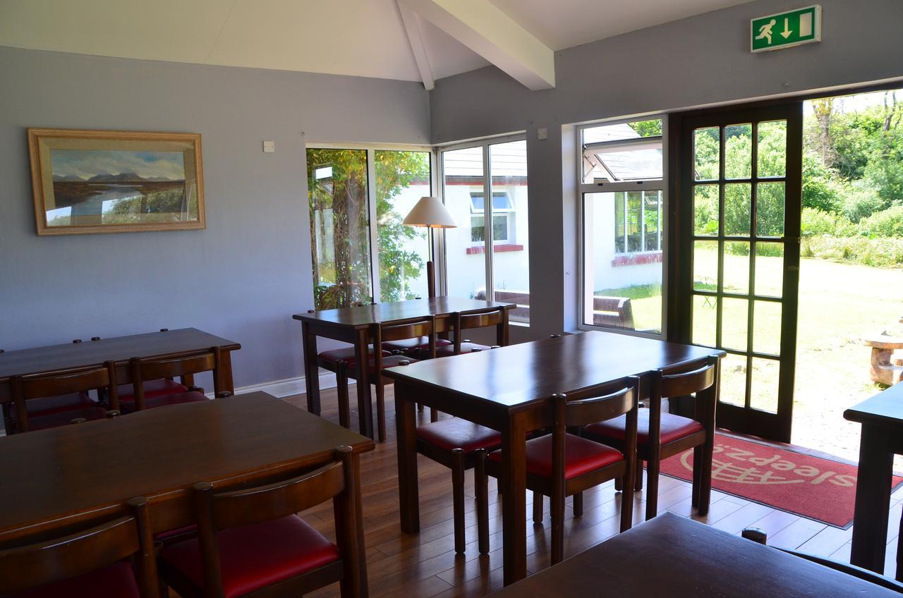 The Connemara Hostel - Sleepzone Линон Экстерьер фото